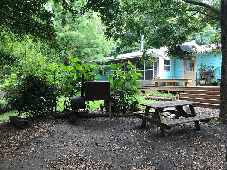 bbq area with table