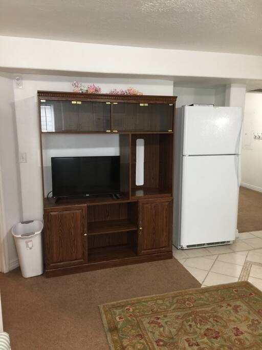 Entertainment center