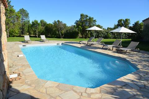 Porto-Vecchio. Villa Piscine 10 min from the beaches.