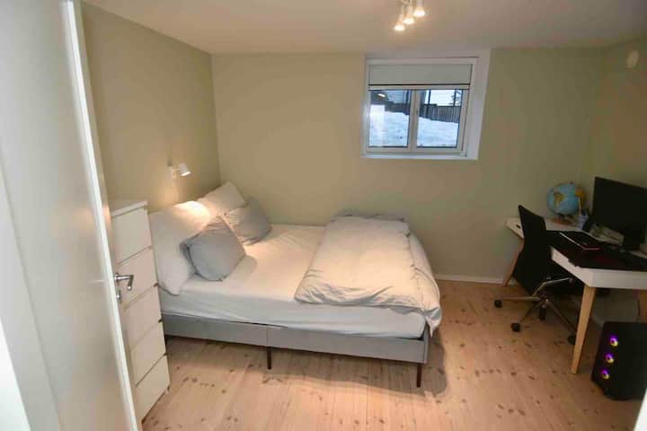 Chumba cha kulala cha 2, ukubwa wa kitanda sentimita 140