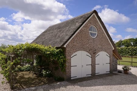 Charming and comfortable selfcontained studio