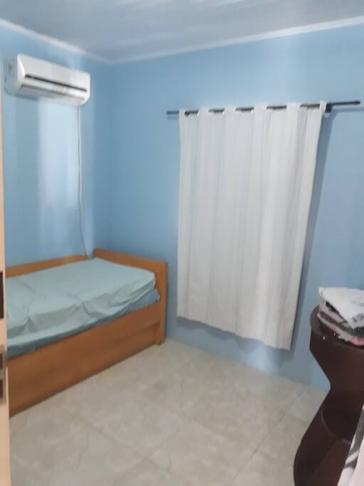 Quarto com 2 camas de solteiro