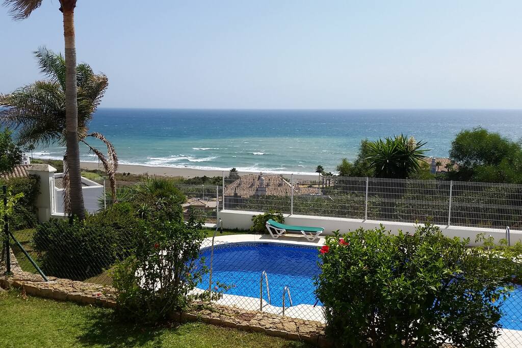 The view over the Mediterranean and the pool from the terrace