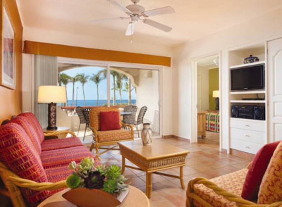 This picture does not show the specific unit being rented. The unit rented will be based on which units are available upon check-in. These pictures are meant to show the property and an example of the room style and décor.