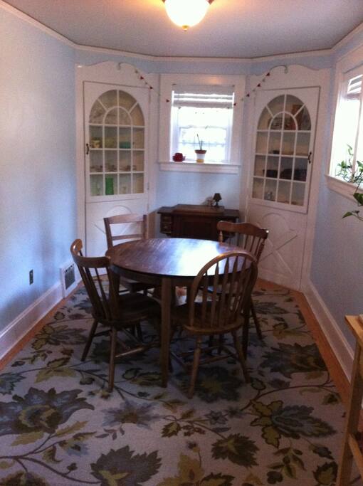 Dining area (a longer folding table available)
