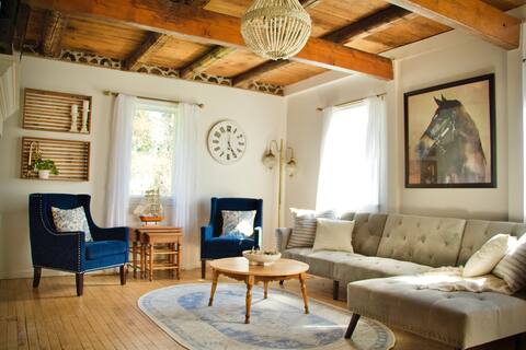 1900s renovated Farmhouse with spacious yard