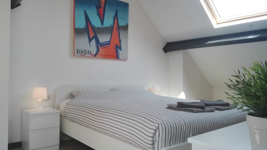 ★ Bright room - Place du Jeu de Balle