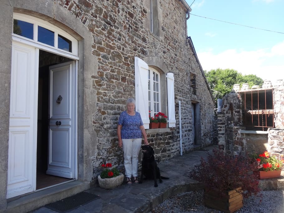 Bernadette et Chipie vous accueillent à la Croûte