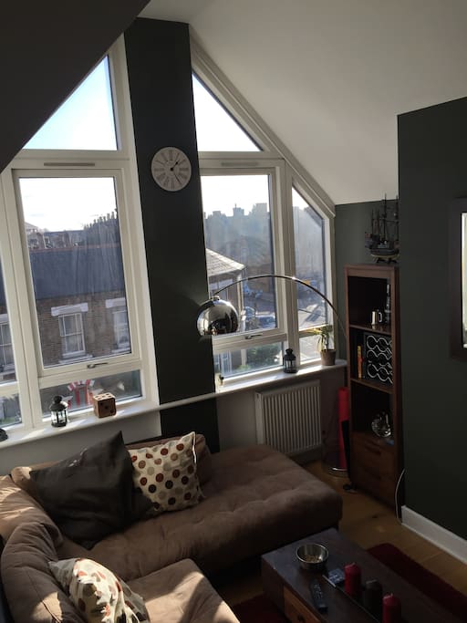 Bright and spacious room