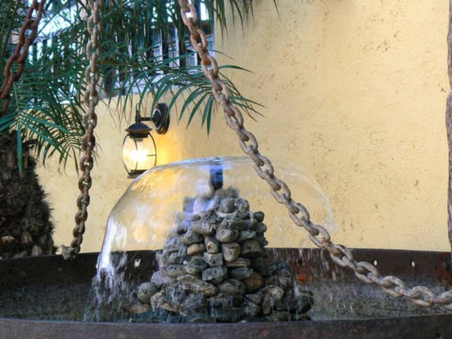 La fuente del jardín