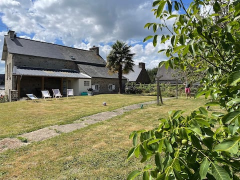 Family home between Dinard-Dinan, near Rance
