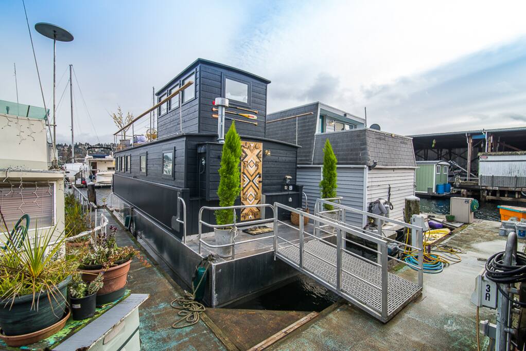 houseboat airbnb seattle seattle lakeside lovenest houseboats for rent in seattle houseboat airbnb seattle seattle lakeside lovenest houseboats for rent in seattle