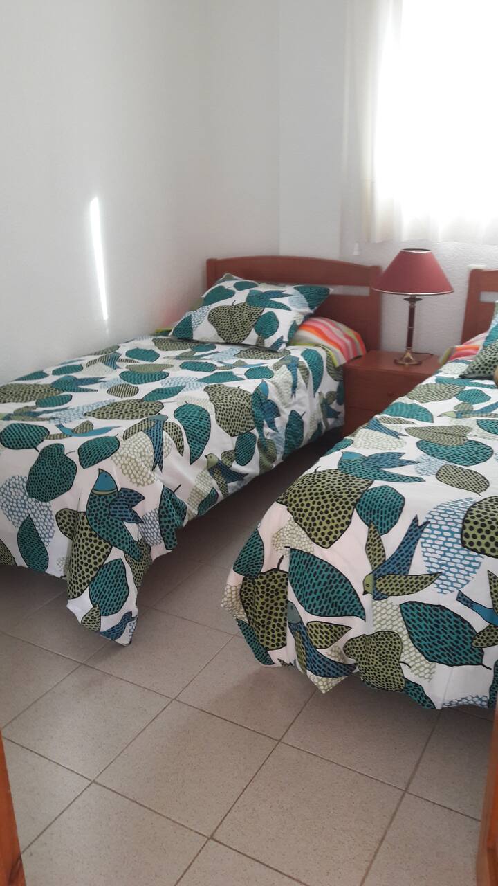 ห้องนอนที่สอง/Segunda habitación/ห้องนอนที่สอง - มีผ้าปูที่นอน/Provee la ropa de cama/ผ้าปูที่นอน