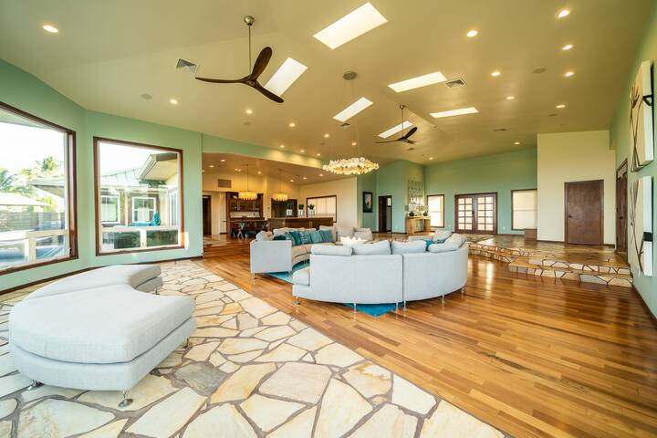 Beach Front Lux Home Sleeps 18, AC, Hot Tub gallery image 5