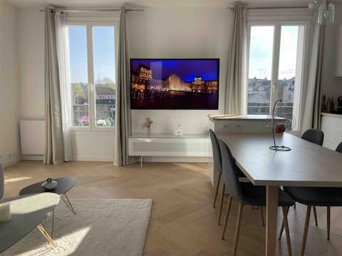 Beautiful bright and cozy apartment near Paris
