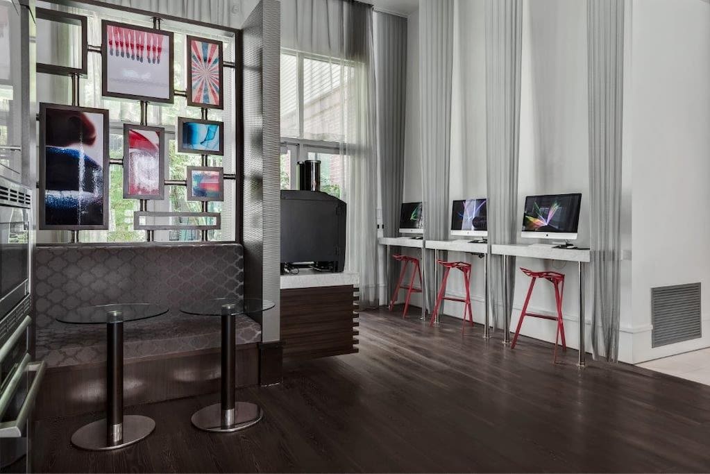 Business center with computers, printer and access to the Wifi