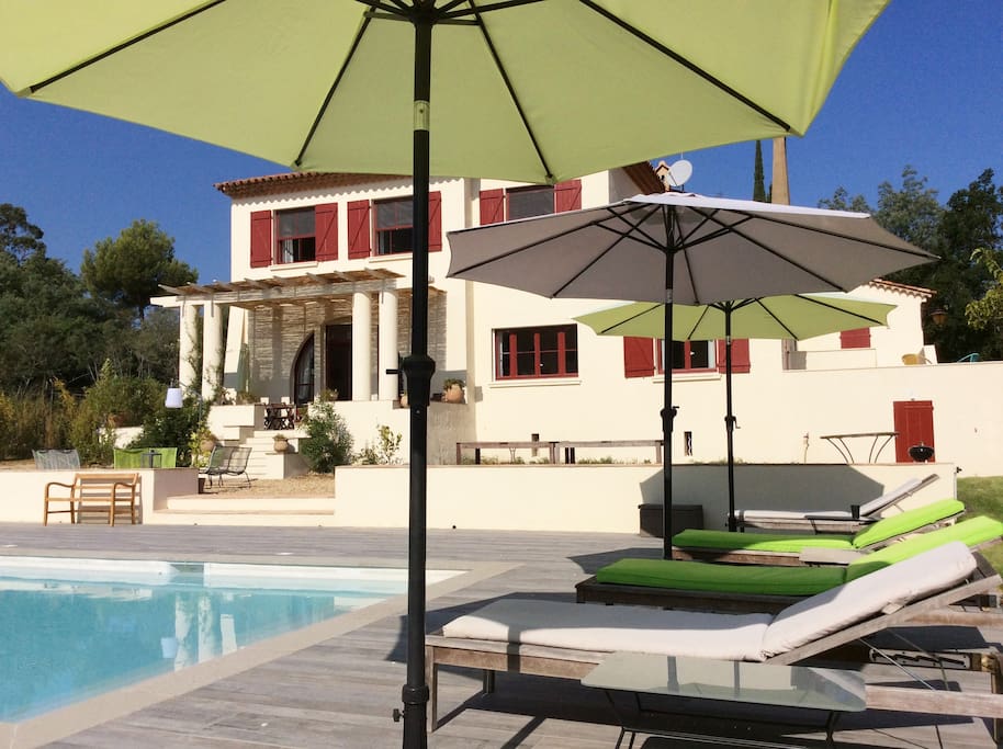 Vue de la maison depuis la plage piscine