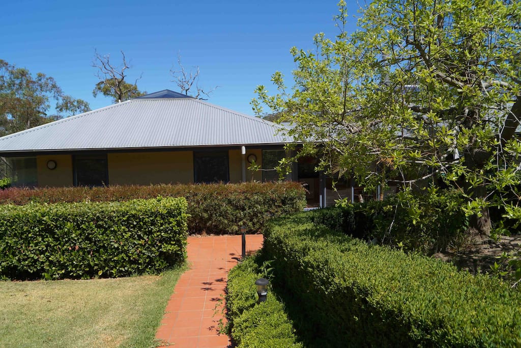 Entry to Stradbroke Lodge