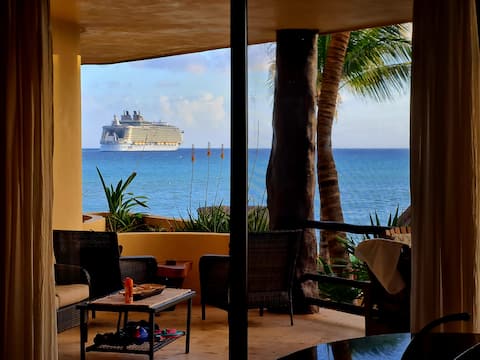 Oceanfront, 4 bedrooms, Gorgeous, Pool!