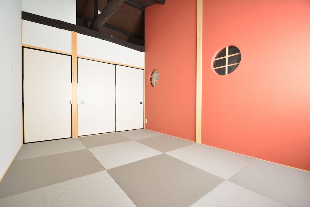 Tatami bedroom- what it looks like when the futons are folded away.