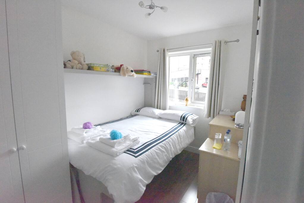 Guest bedroom StudyBed as bed