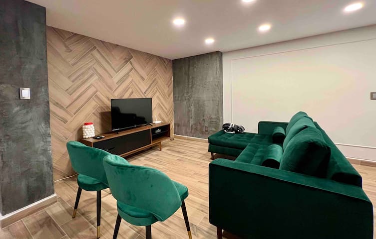 Urban Base for your Tribe, Epic Shopping & Dining