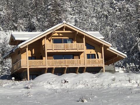 New chalet overlooking the resort of Val d 'Allos.