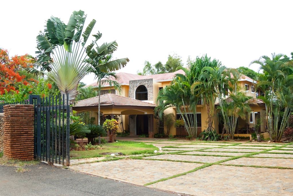 Casa Dorado