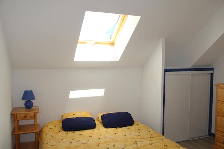 Habitación con cama doble