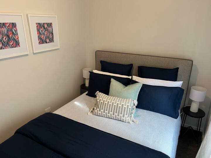 Krevat dopio "Queen" (Dhoma e gjumit 3)