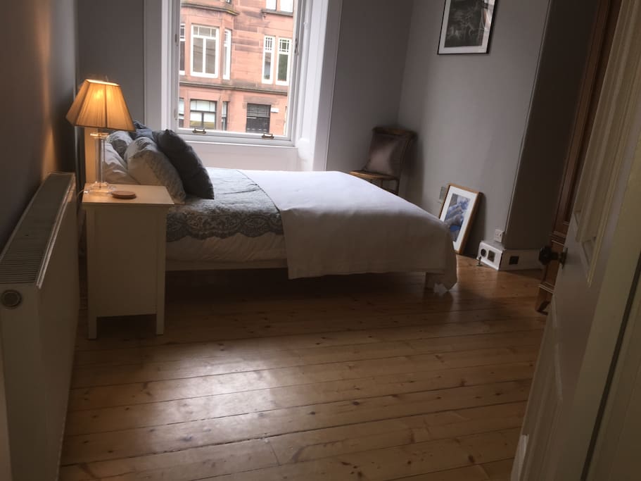 Another shot of bedroom