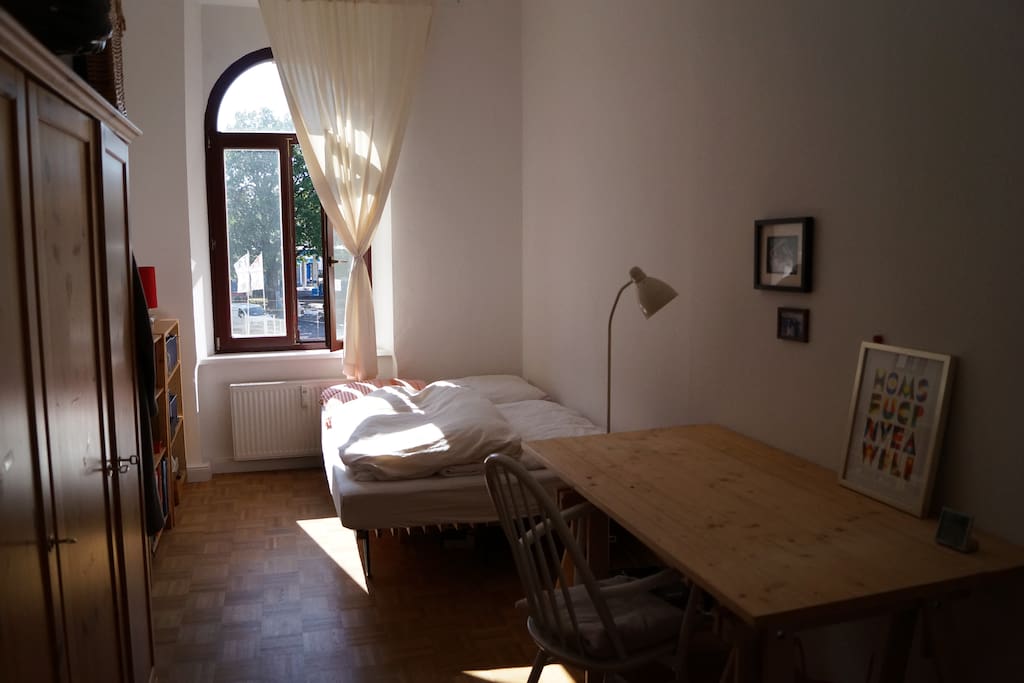 Schlafzimmer 1