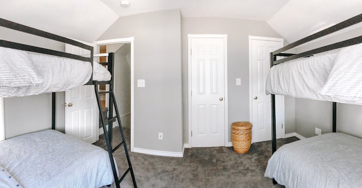 למעלה חדר שינה 2