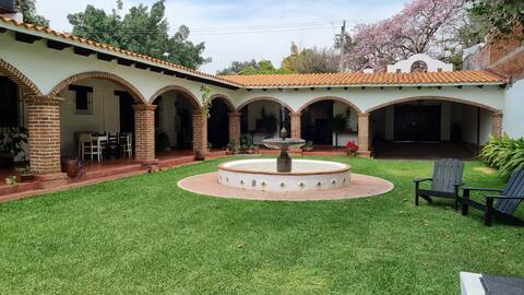 "La Fiaca"-Relax deluxe w/ swimming pool, 4BR and WiFi