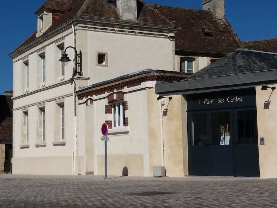 Façade de l'Abri des contes