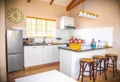 Modern Bachelor Apartment: Kraaltjie
