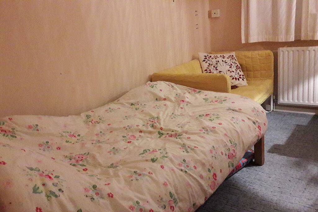 Bedroom 2 with single bed