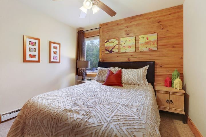 Bračni krevet (160x200) u spavaćoj sobi 2