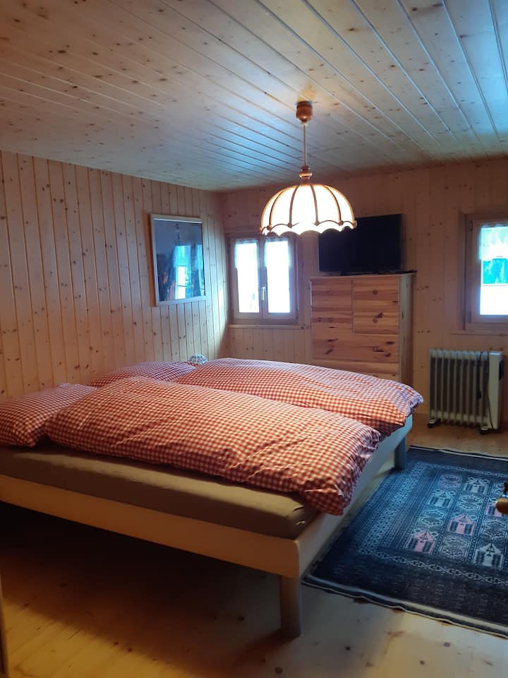 Schlafzimmer 1