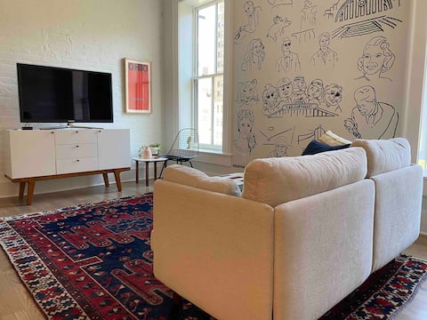 Successful Airbnb property: Newly Renovated Loft Steps from OTR in C.B.D.
