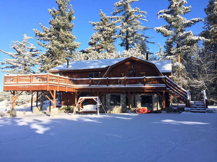 Luxury Hilltop Log Cabin 4.5 Acres Cabins for Rent in IdyllwildPine