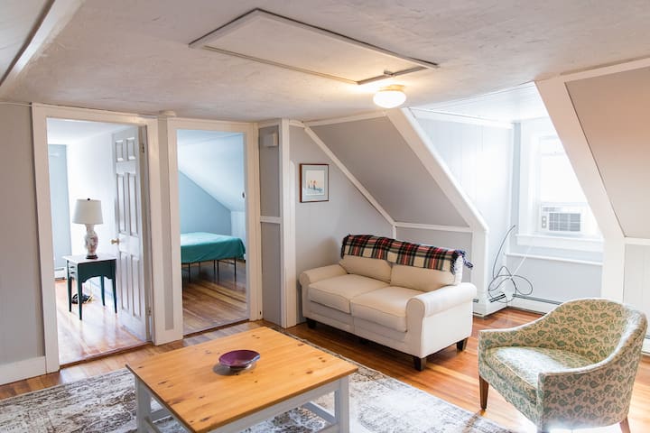 Cozy Oceanside Salem Near Hocus Pocus House and DT