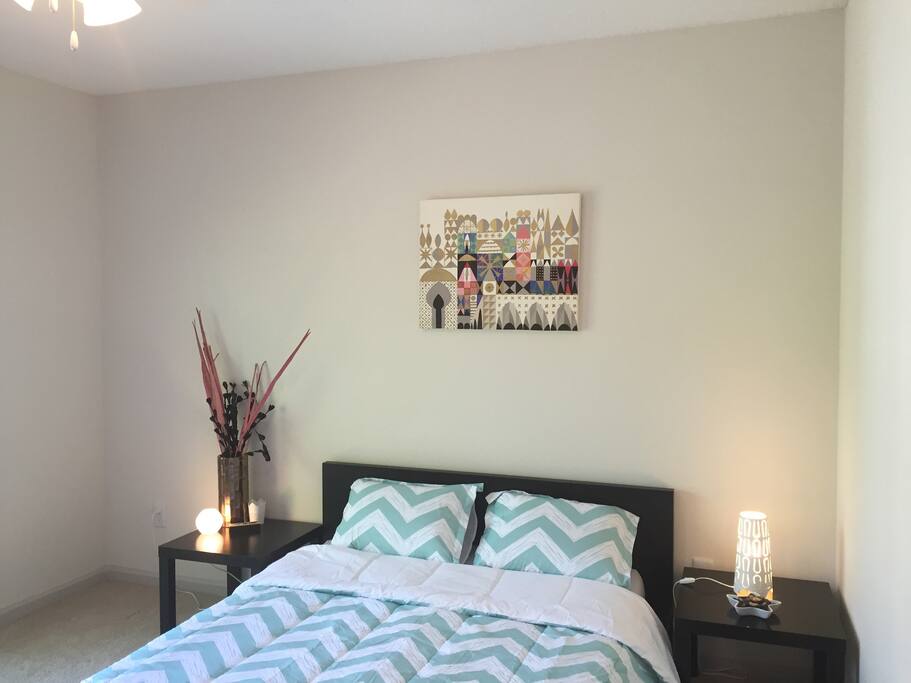 Private room, queen bed
