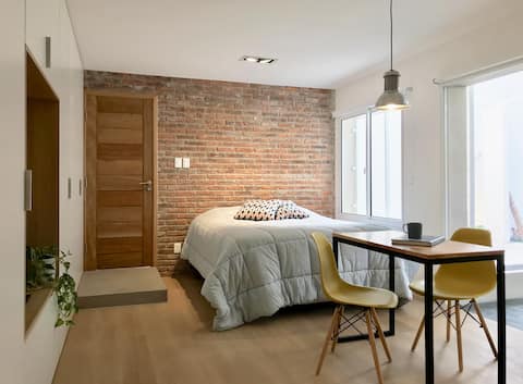 Propiedad de Airbnb exitosa: Designer studio in Punta Carretas en Punta Carretas