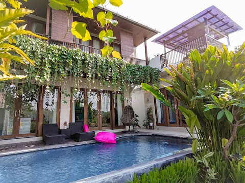 Cozy 2-BR Villa w/ Spectacular Mil$ View Near Ubud
