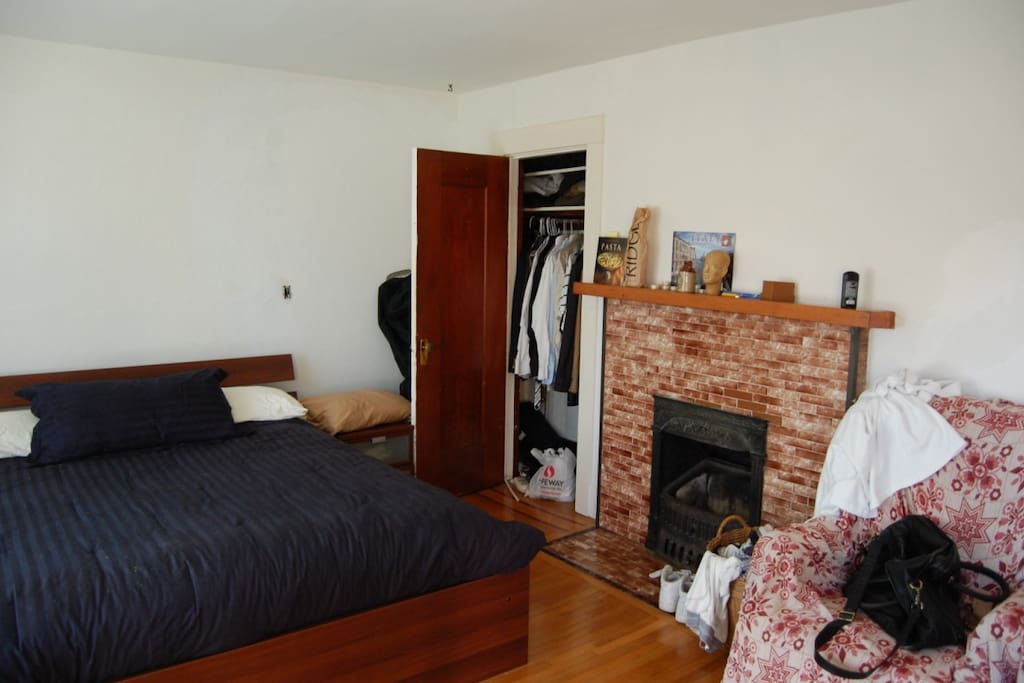 Room for rent, other view