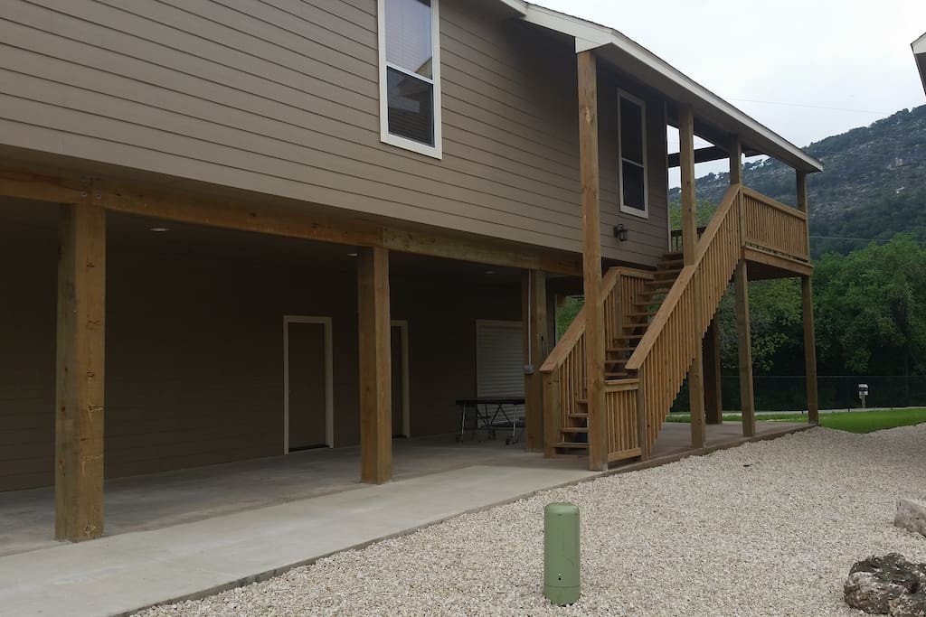 2 story, 4th bedroom & bath downstairs (wheelchair accessible)