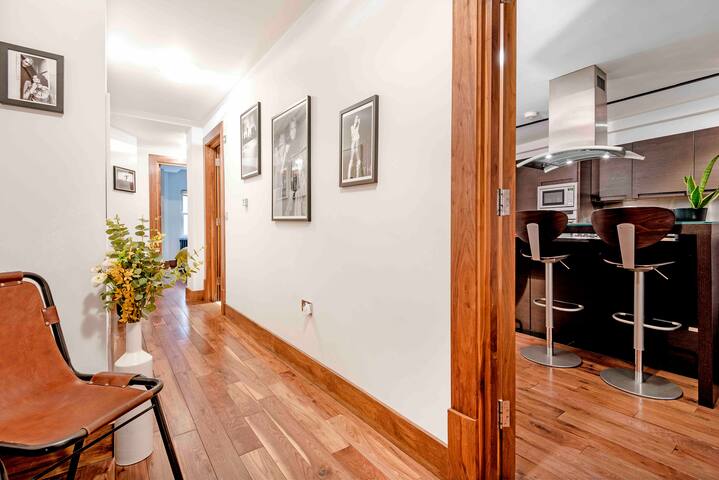 Shaftesbury Avenue Best Spot of Covent Garden gallery image 2