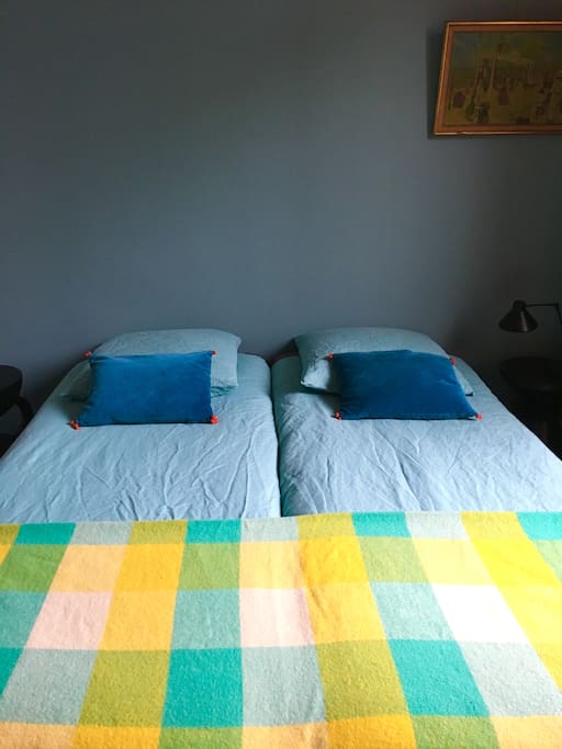 chambre 1 sur jardin : 2 lits de 80 large ou 1 grand lit de 160