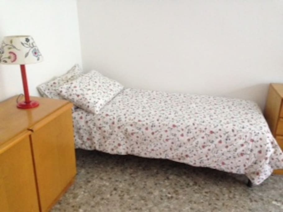 1′stanza da letto ampia con letto singolo
